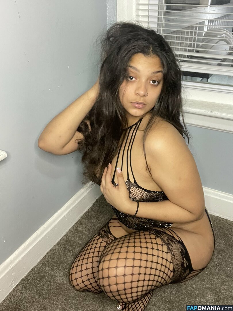 Daddyslilbaby420 / LiLBabyNina / ninaaxobinaa Çıplak OnlyFans  Sızdırılmış Fotoğraf #1