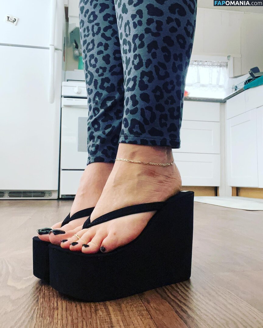 Dani Lee / Loveher_toes / iamhershei_ Çıplak OnlyFans  Sızdırılmış Fotoğraf #2