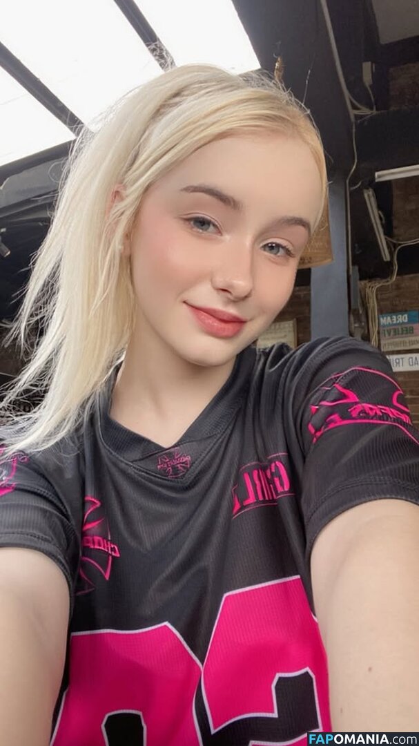 BuleBarbie / Dasha Gartman / bulebarbie_official Çıplak OnlyFans  Sızdırılmış Fotoğraf #1