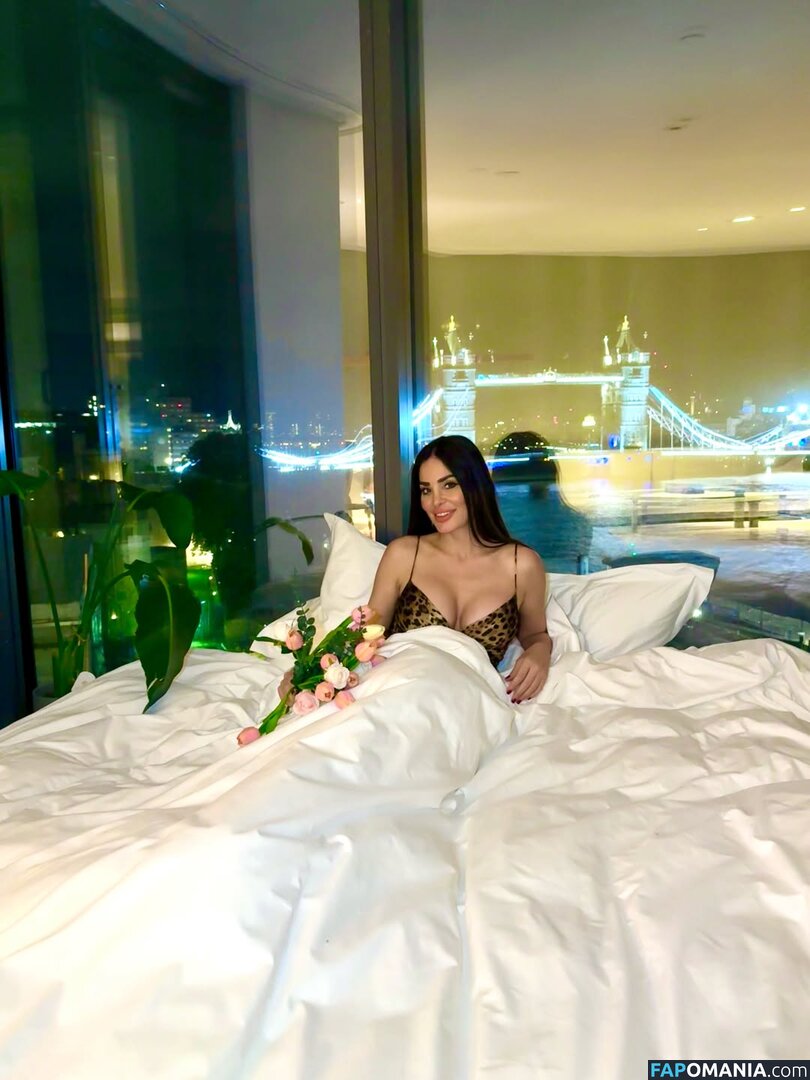 Dominique Hourani / DominiqueHorani / dominiquehourani / https: Çıplak OnlyFans  Sızdırılmış Fotoğraf #5