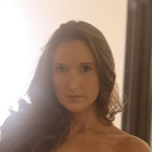 Dr. Hannah Straight