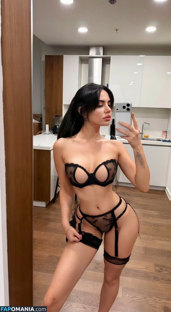 Ece Ronay / Eceronayofficial Çıplak OnlyFans  Sızdırılmış Fotoğraf #8