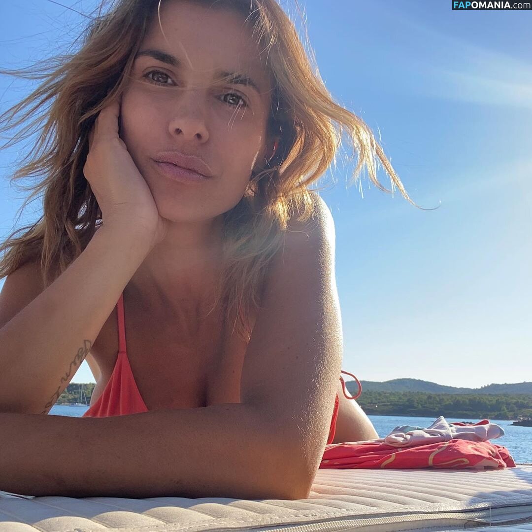 Elisabetta Canalis / JustElisabetta / littlecrumb_ Çıplak OnlyFans  Sızdırılmış Fotoğraf #645