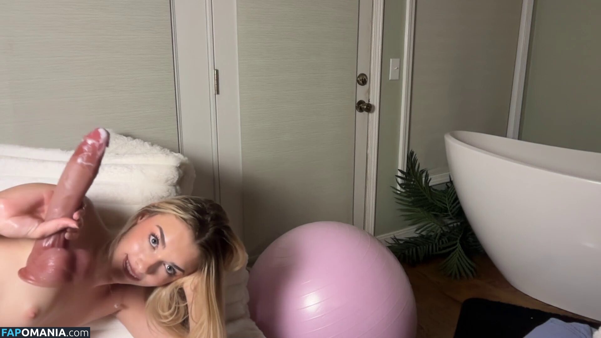 Ella Lowe / ellalowe Çıplak OnlyFans  Sızdırılmış Fotoğraf #2