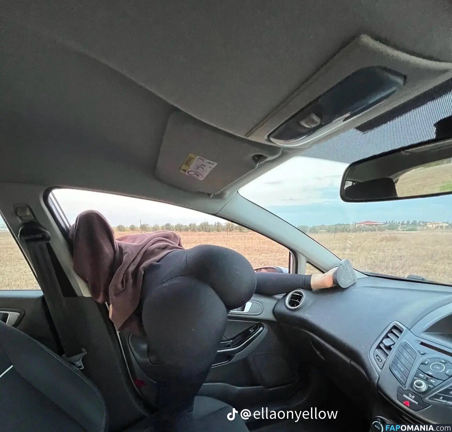 Ellaonyellow / ielleowo Çıplak OnlyFans  Sızdırılmış Fotoğraf #1