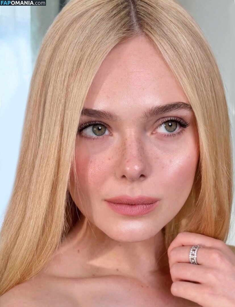 Elle Fanning / ellefanning Çıplak OnlyFans  Sızdırılmış Fotoğraf #85