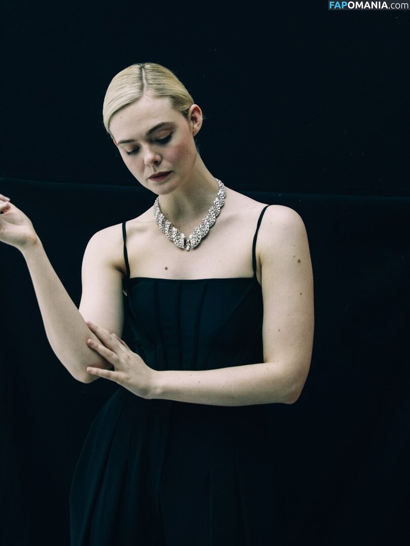 Elle Fanning / ellefanning Çıplak OnlyFans  Sızdırılmış Fotoğraf #87