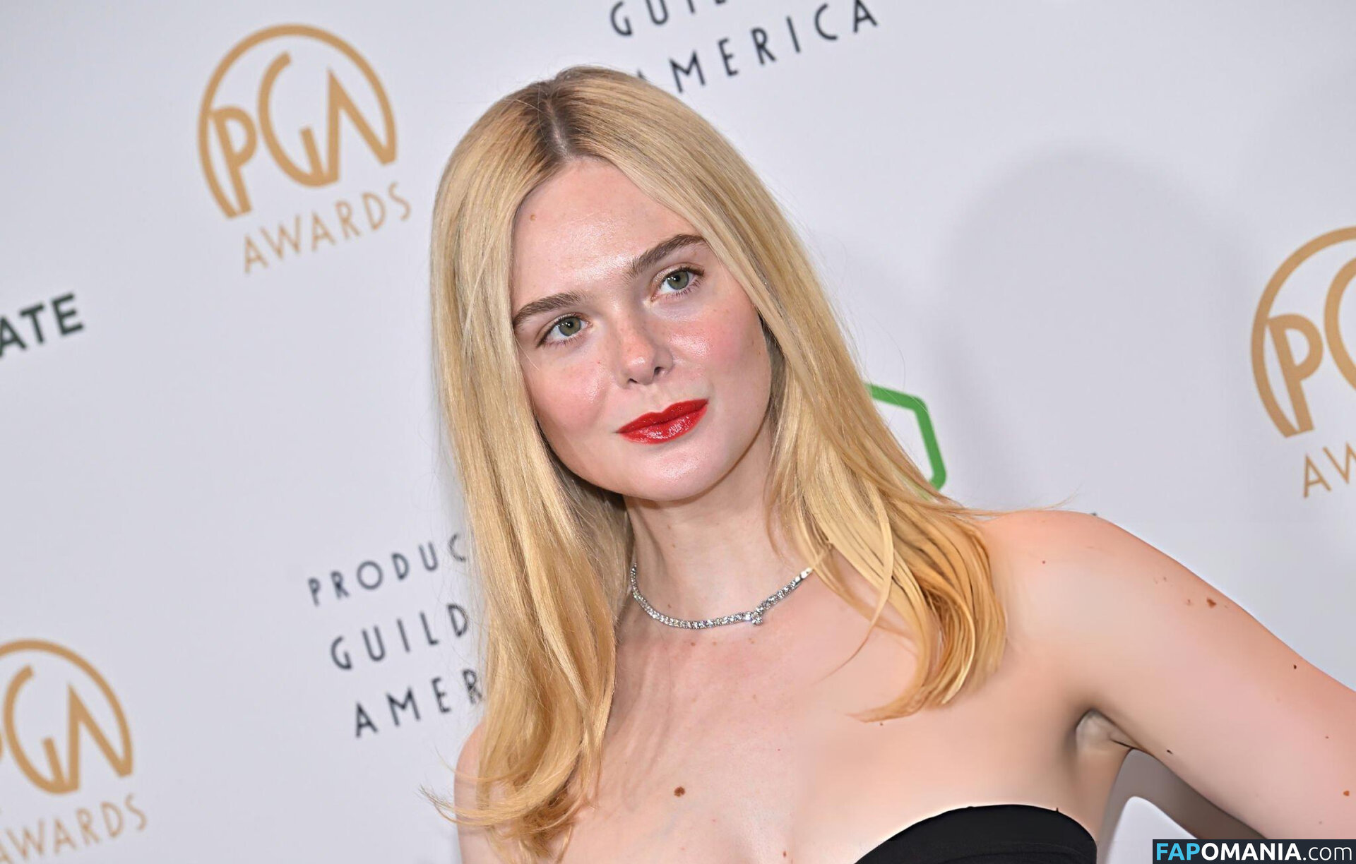 Elle Fanning / ellefanning Çıplak OnlyFans  Sızdırılmış Fotoğraf #94