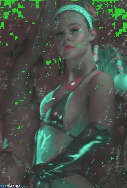 Elle Fanning / ellefanning Çıplak OnlyFans  Sızdırılmış Fotoğraf #109