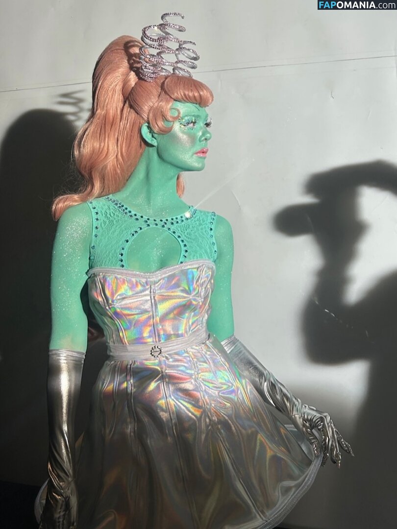Elle Fanning / ellefanning Çıplak OnlyFans  Sızdırılmış Fotoğraf #137