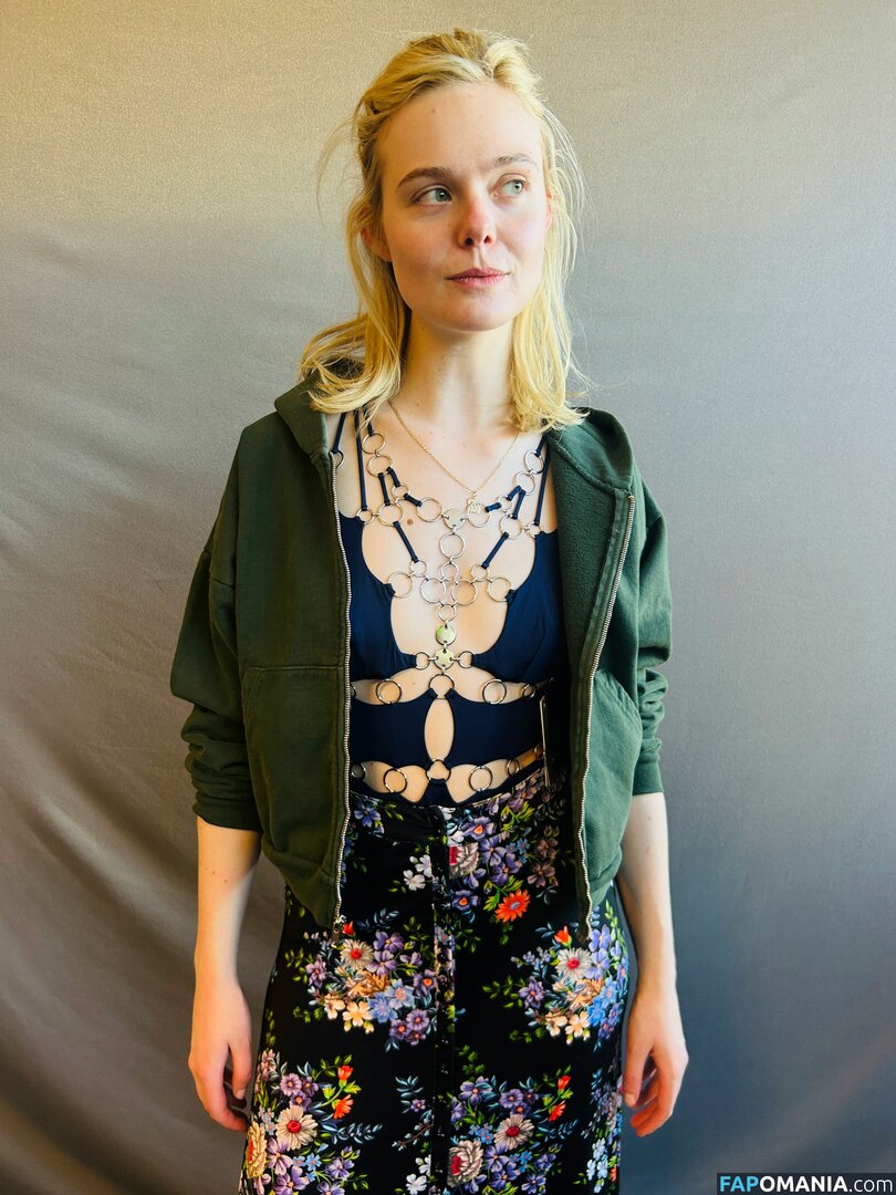 Elle Fanning / ellefanning Çıplak OnlyFans  Sızdırılmış Fotoğraf #146