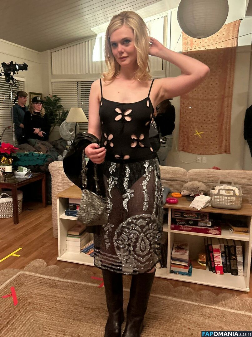Elle Fanning / ellefanning Çıplak OnlyFans  Sızdırılmış Fotoğraf #147