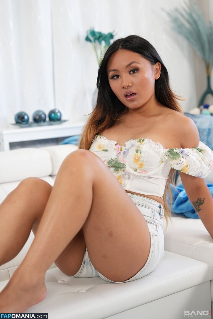 Elle Voneva / Phoebe Kalib / PhoebeKalib Çıplak OnlyFans  Sızdırılmış Fotoğraf #5