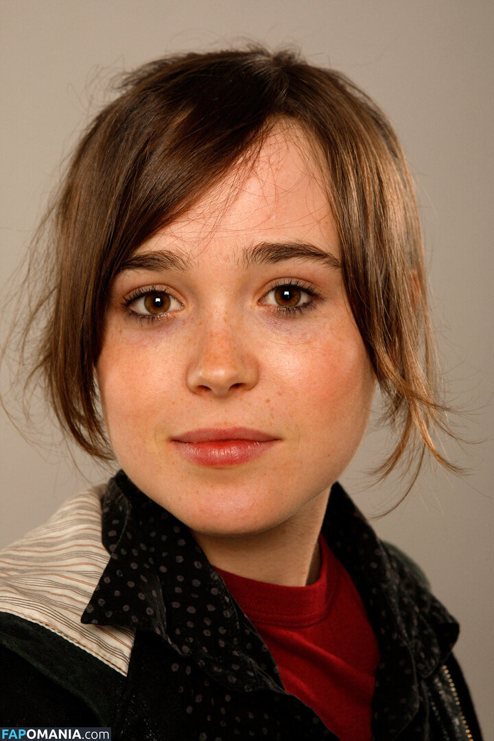 Elliot Page / elliotpage / formerly Ellen Page Çıplak OnlyFans  Sızdırılmış Fotoğraf #4