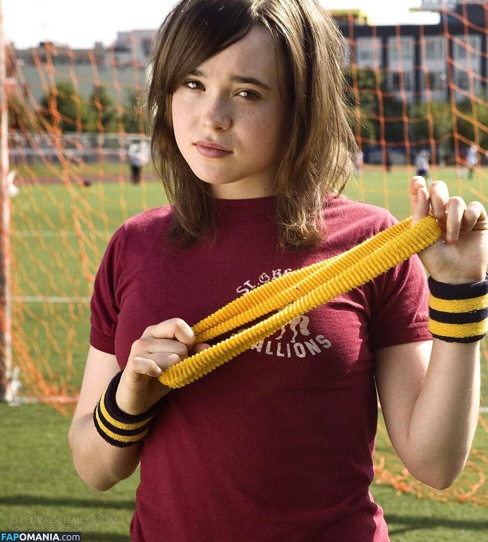Elliot Page / elliotpage / formerly Ellen Page Çıplak OnlyFans  Sızdırılmış Fotoğraf #18