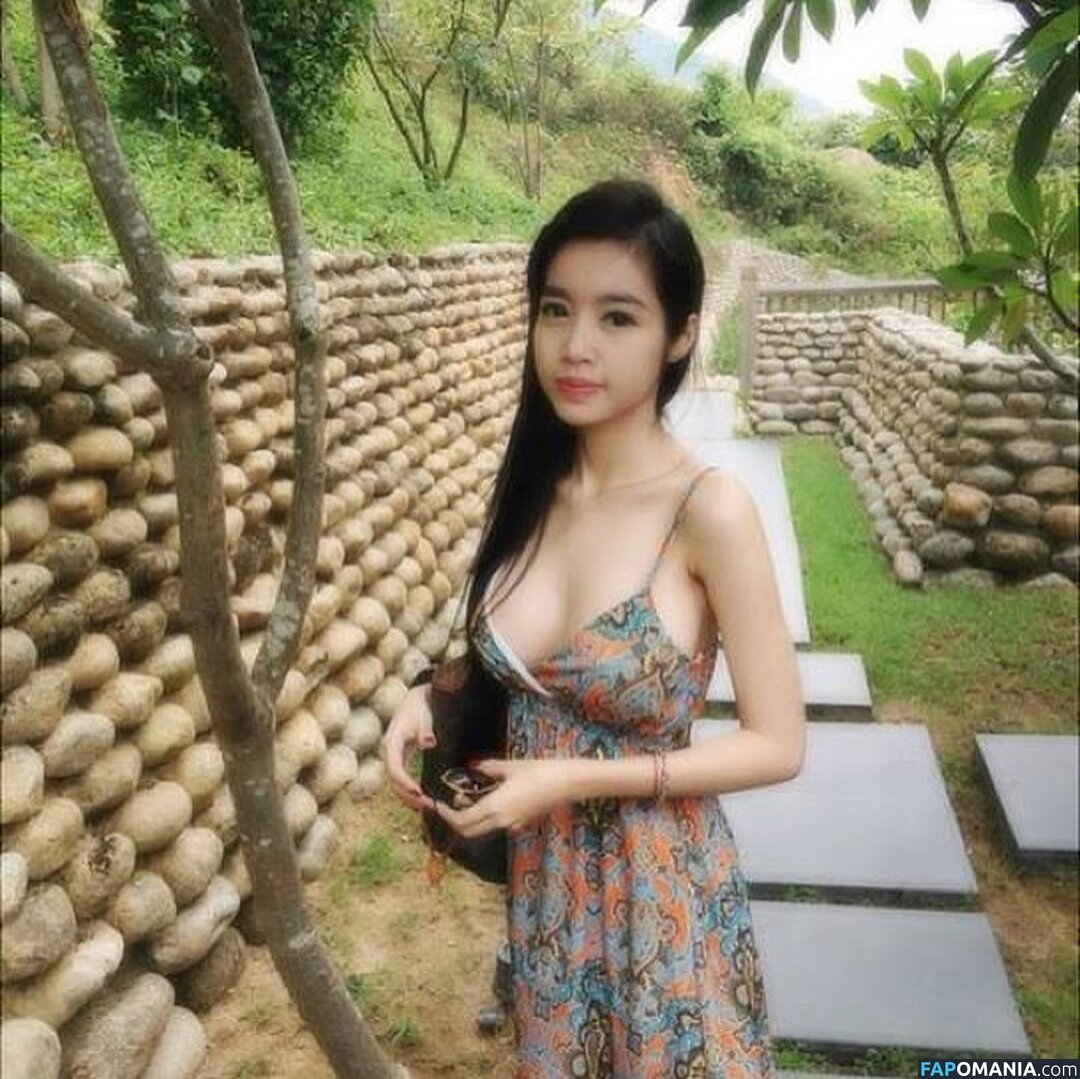 Elly Tran Çıplak OnlyFans  Sızdırılmış Fotoğraf #1