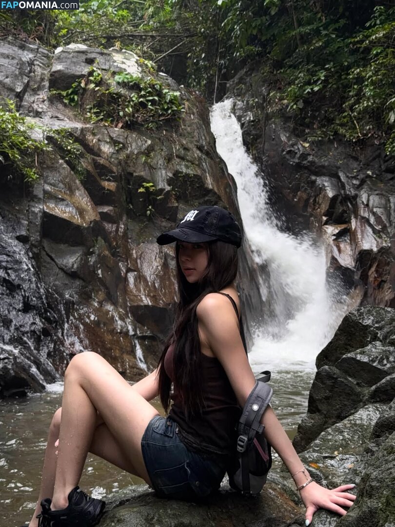 Elyn Leong / elynleonggg / https: Çıplak OnlyFans  Sızdırılmış Fotoğraf #3