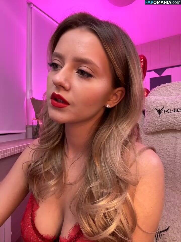 Emeli Blur Çıplak OnlyFans  Sızdırılmış Fotoğraf #9