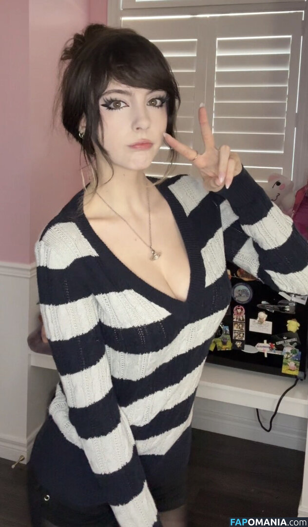 __emiki / em098 / emik28 / emiki / emiki28 / ilovekitties.28 Çıplak OnlyFans  Sızdırılmış Fotoğraf #3