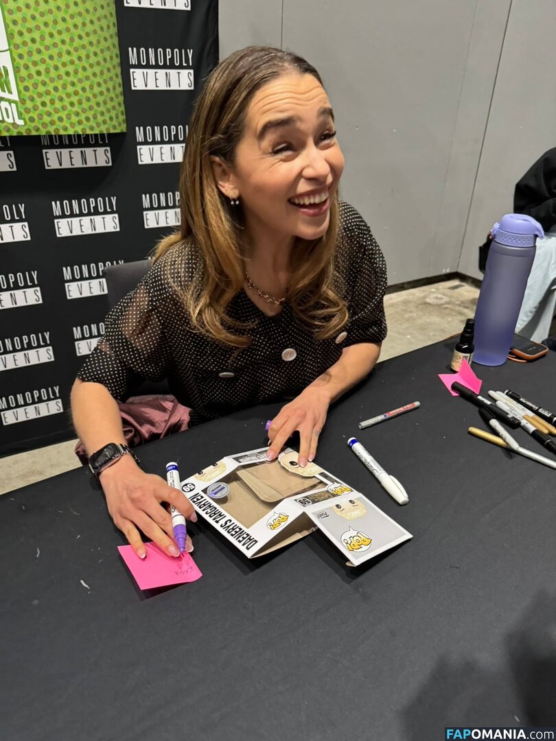 Emilia Clarke / clarkeyxo / emilia_clarke / emiliaclarke Çıplak OnlyFans  Sızdırılmış Fotoğraf #889