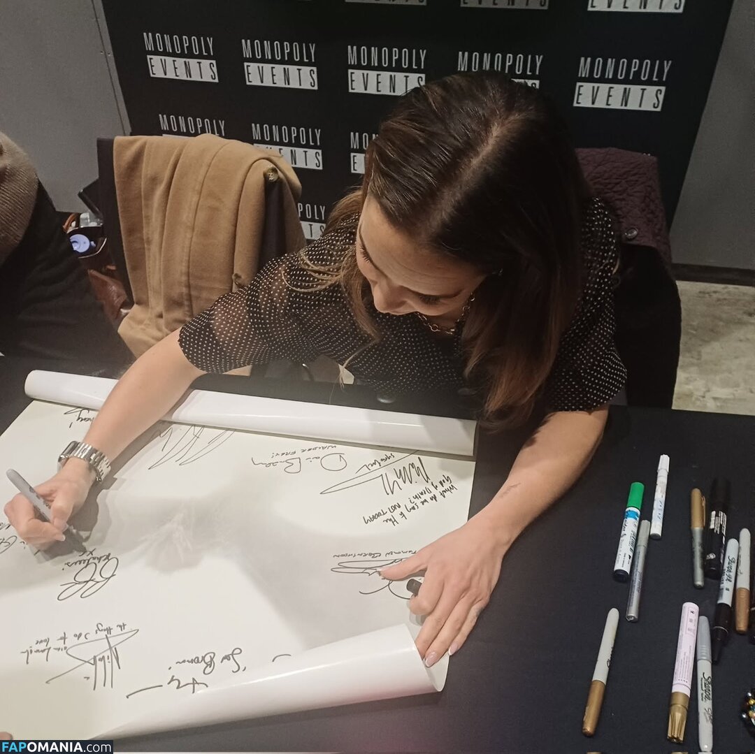 Emilia Clarke / clarkeyxo / emilia_clarke / emiliaclarke Çıplak OnlyFans  Sızdırılmış Fotoğraf #893