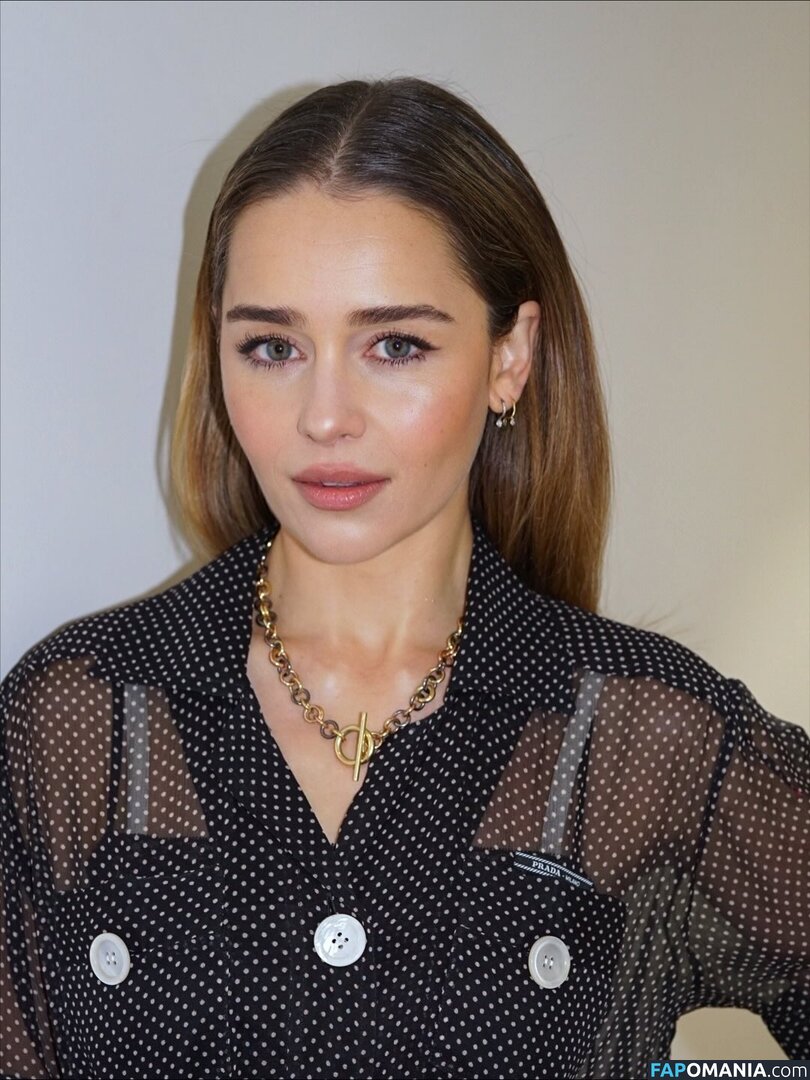 Emilia Clarke / clarkeyxo / emilia_clarke / emiliaclarke Çıplak OnlyFans  Sızdırılmış Fotoğraf #894