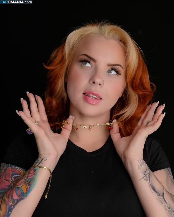 Emilie Brooklyn / emiliebrooklyn_ Çıplak OnlyFans  Sızdırılmış Fotoğraf #2