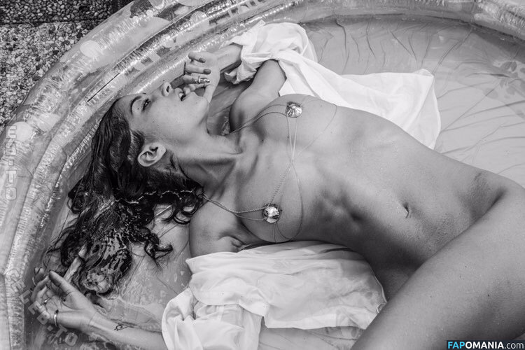 Emilie Payet / emilie_payet_artist / emiliepayet / emiliepayetmannequin Çıplak OnlyFans  Sızdırılmış Fotoğraf #44