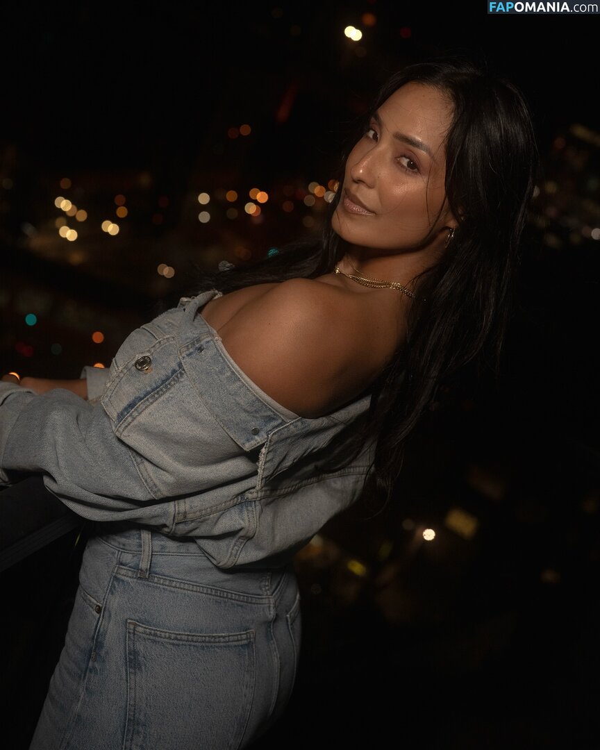 Emily Alabi / emilyalabi / https: Çıplak OnlyFans  Sızdırılmış Fotoğraf #15