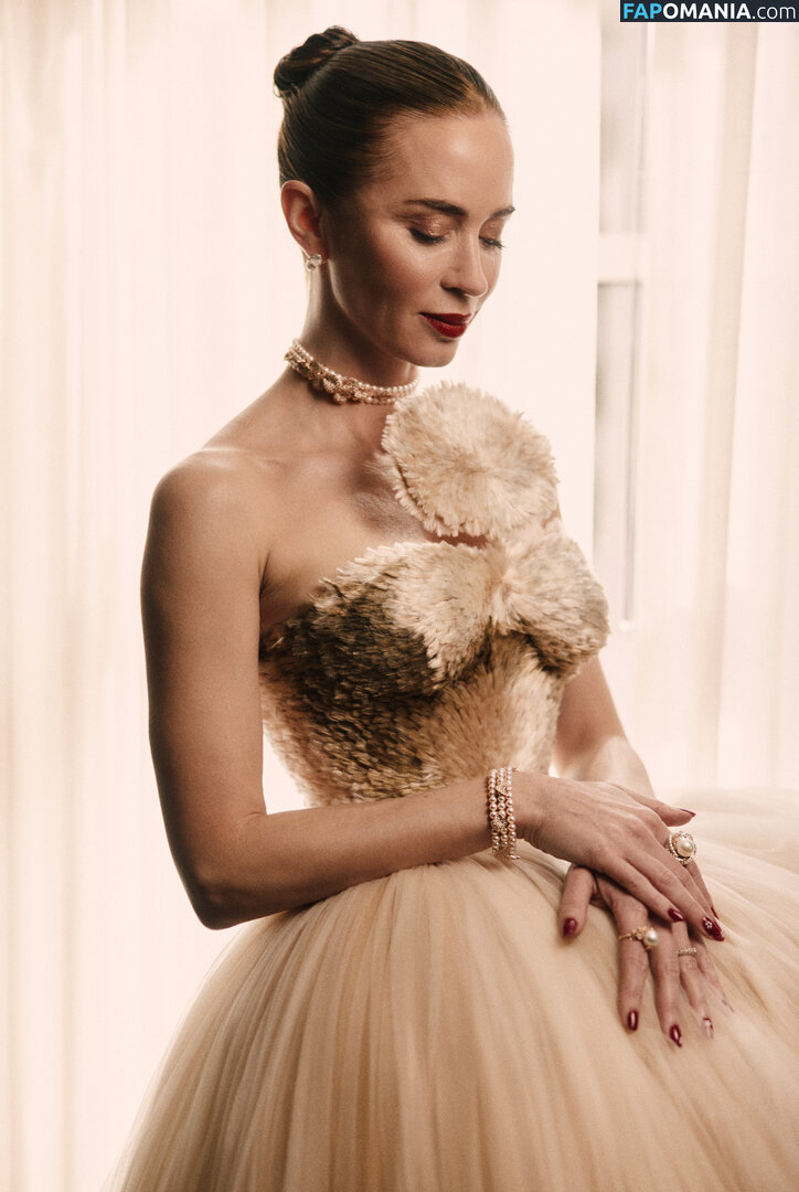 Emily Blunt / _emily_blunt_ / twogirlsoneblunt Çıplak OnlyFans  Sızdırılmış Fotoğraf #459