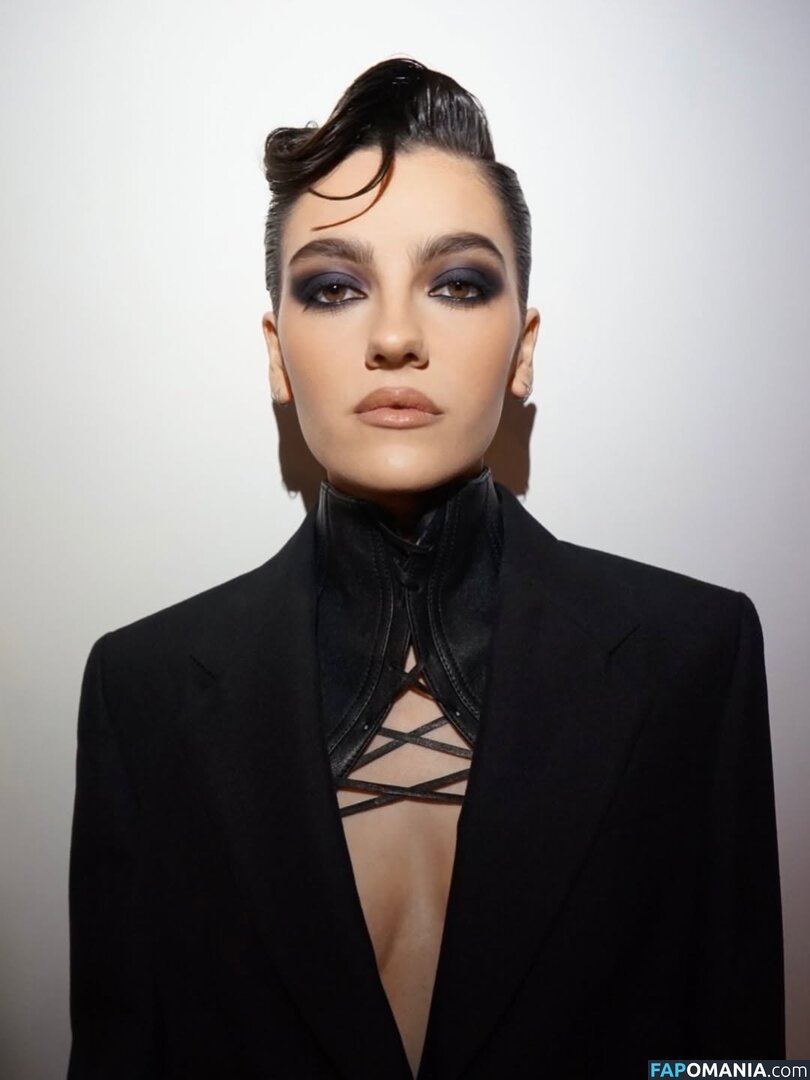Emily Carey / emily_carey / theemilycarey Çıplak OnlyFans  Sızdırılmış Fotoğraf #9
