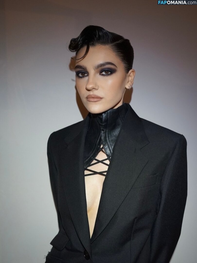 Emily Carey / emily_carey / theemilycarey Çıplak OnlyFans  Sızdırılmış Fotoğraf #12