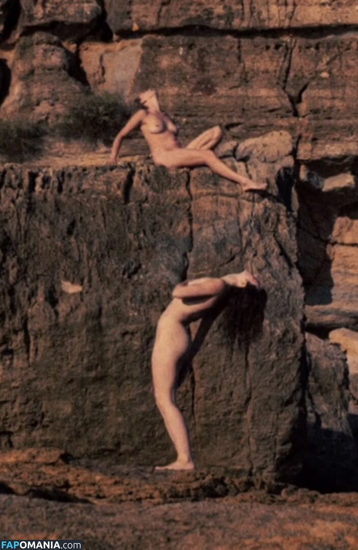 Emily.hana Çıplak OnlyFans  Sızdırılmış Fotoğraf #1