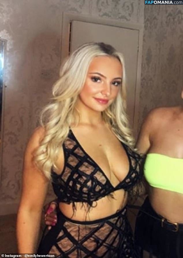 Emily Hewertson Çıplak OnlyFans  Sızdırılmış Fotoğraf #5