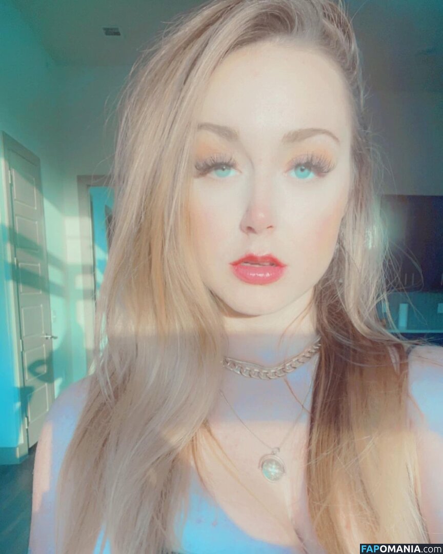Emily James Çıplak OnlyFans  Sızdırılmış Fotoğraf #1