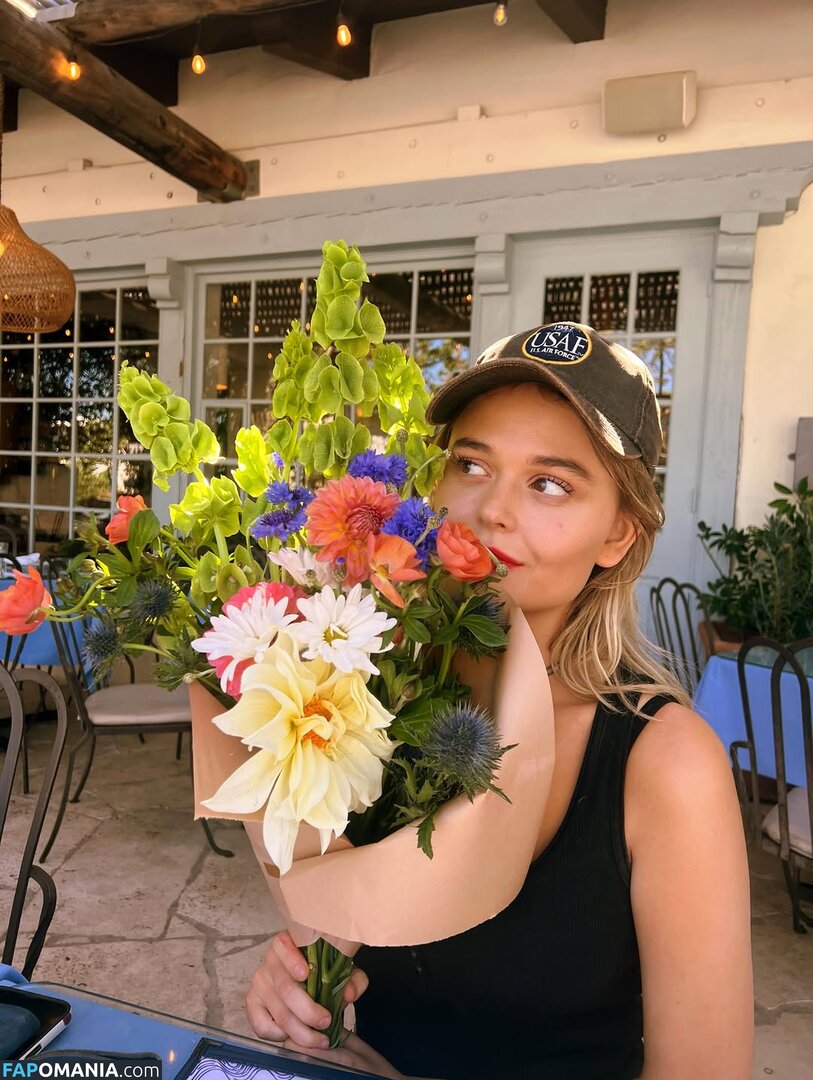 Emily Lind Çıplak OnlyFans  Sızdırılmış Fotoğraf #1