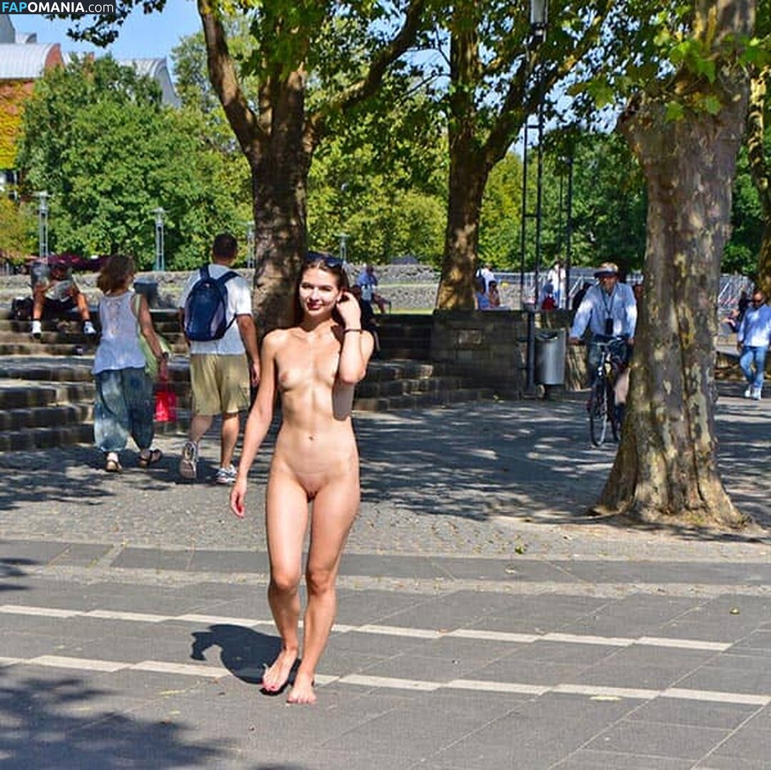 Emily Moon Çıplak OnlyFans  Sızdırılmış Fotoğraf #3