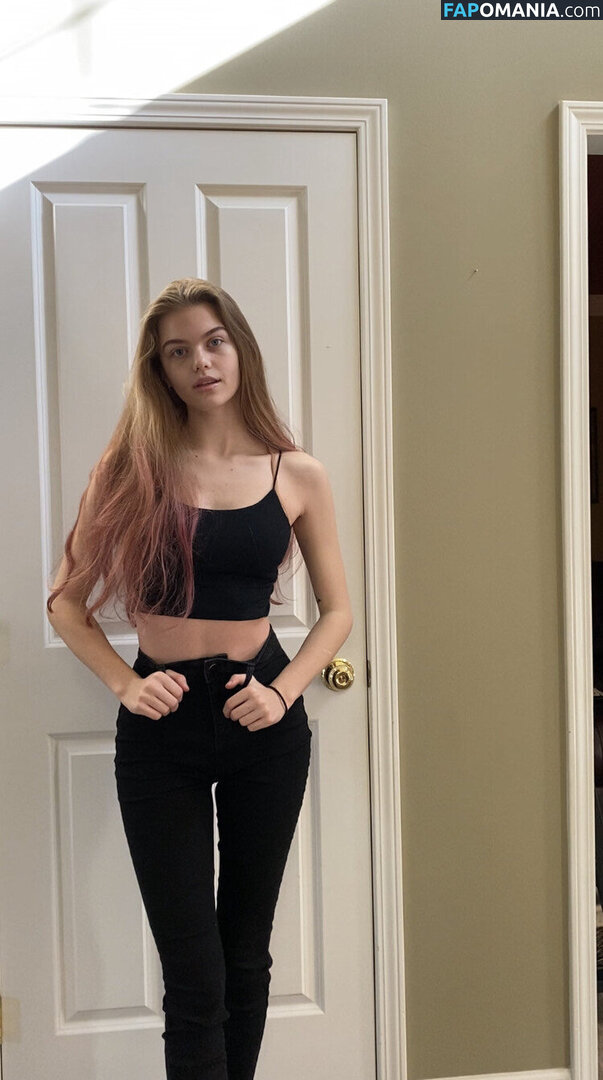 Bradpittsgf / Emma Beardsley / emmabbeardsley Çıplak OnlyFans  Sızdırılmış Fotoğraf #17