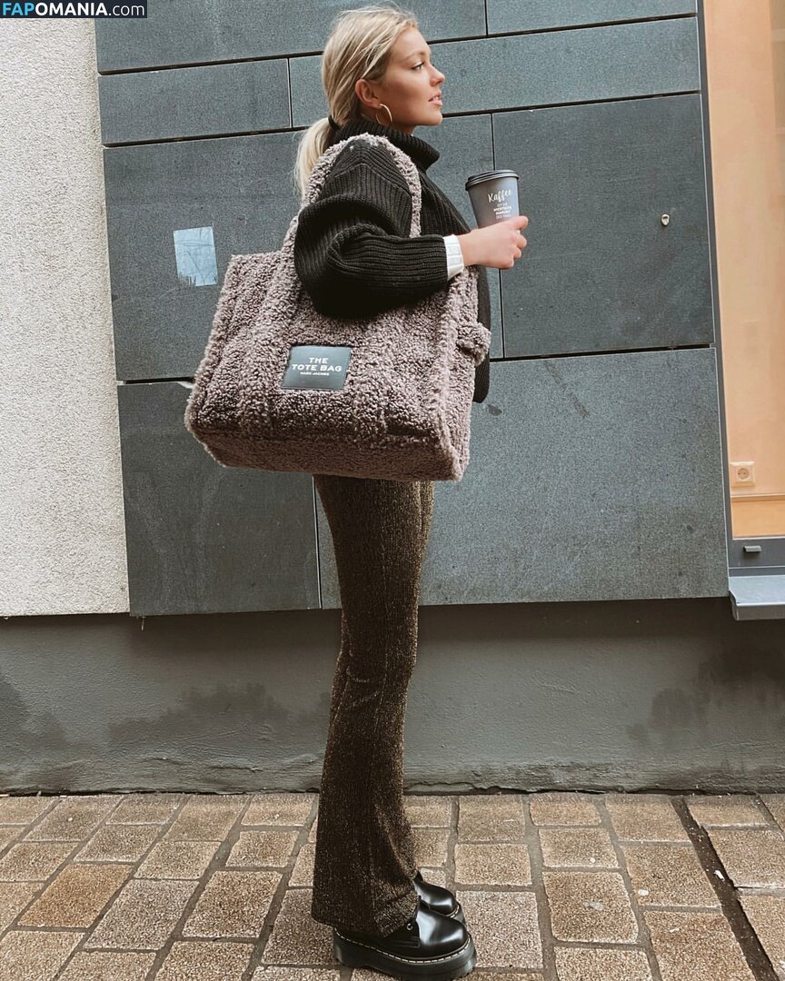 Emma / bunni.emmie / emmachamberlain / kngemma / tinywaistemma Çıplak OnlyFans  Sızdırılmış Fotoğraf #1