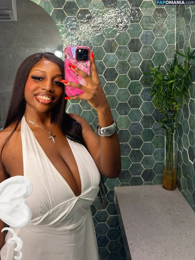 Erimegar Çıplak OnlyFans  Sızdırılmış Fotoğraf #1