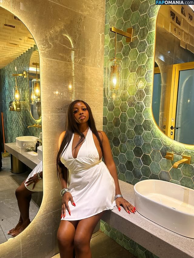 Erimegar Çıplak OnlyFans  Sızdırılmış Fotoğraf #2