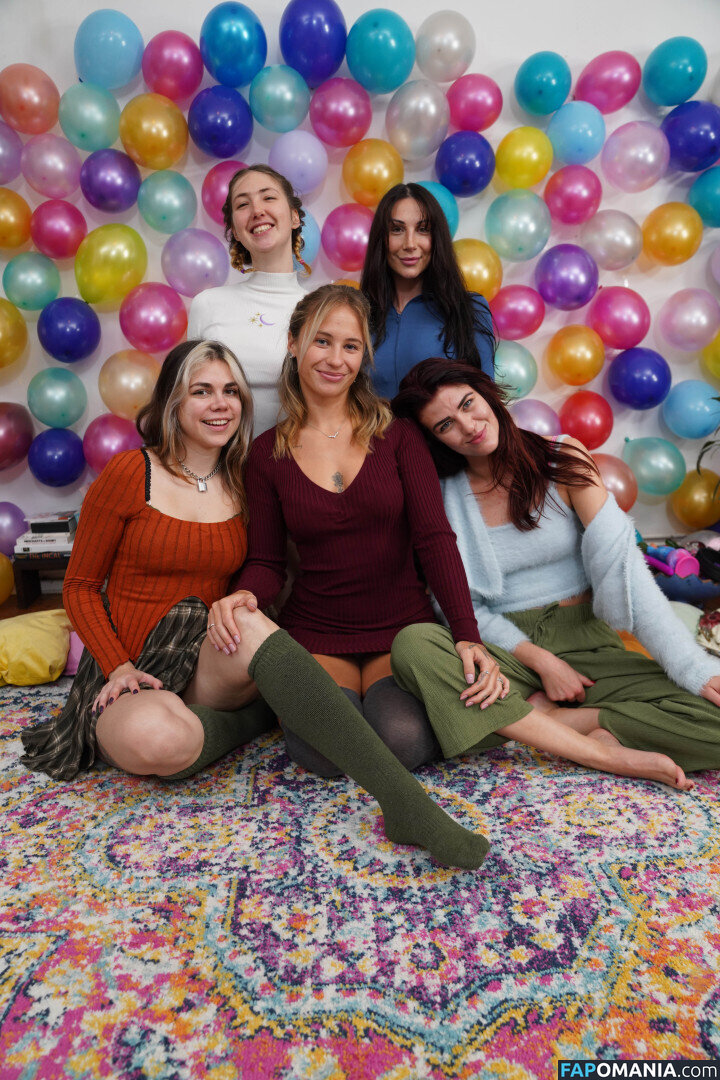 Ersties / abiadultpics / erstiesofficial Çıplak OnlyFans  Sızdırılmış Fotoğraf #442