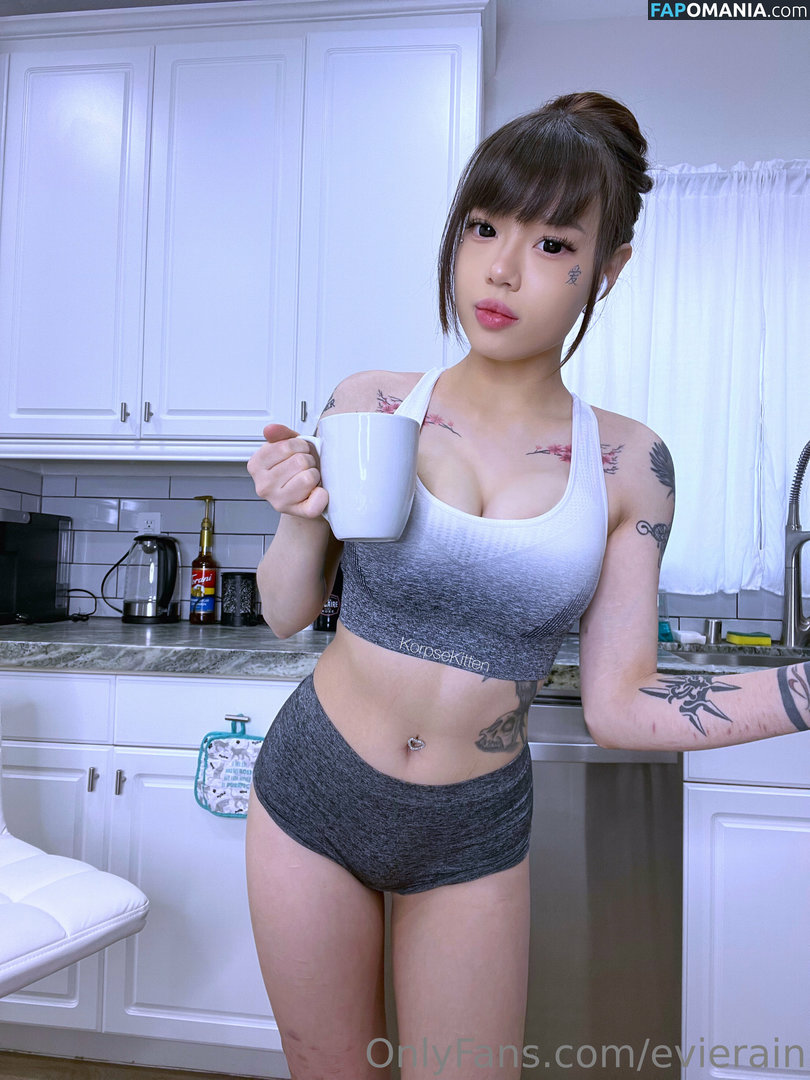 evierain / korpsekitten Çıplak OnlyFans  Sızdırılmış Fotoğraf #22