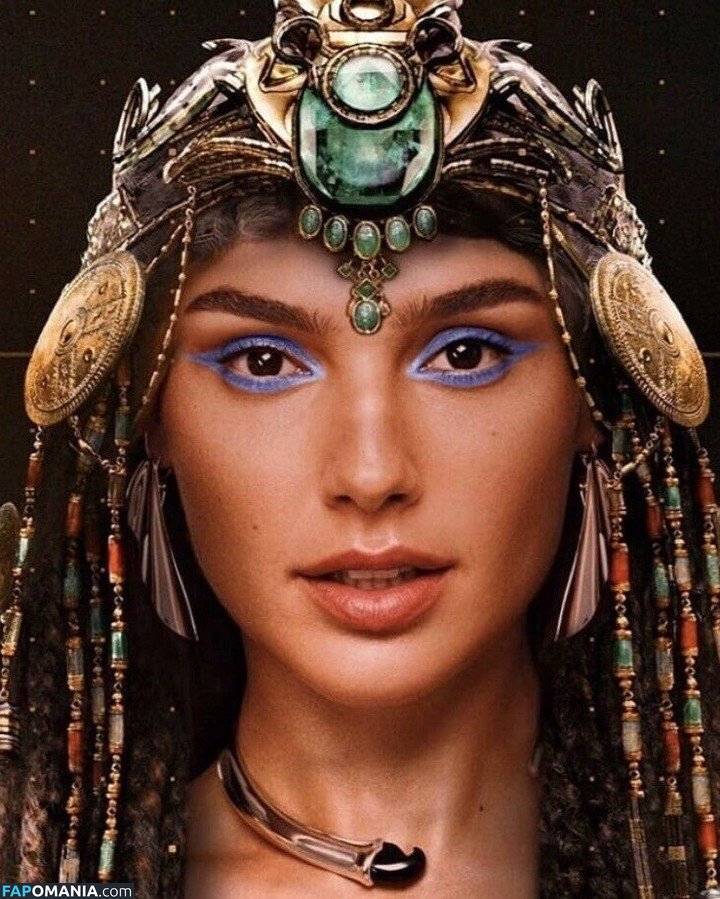 Gal Gadot / gal_gadot / https: / inked_hriss Çıplak OnlyFans  Sızdırılmış Fotoğraf #30