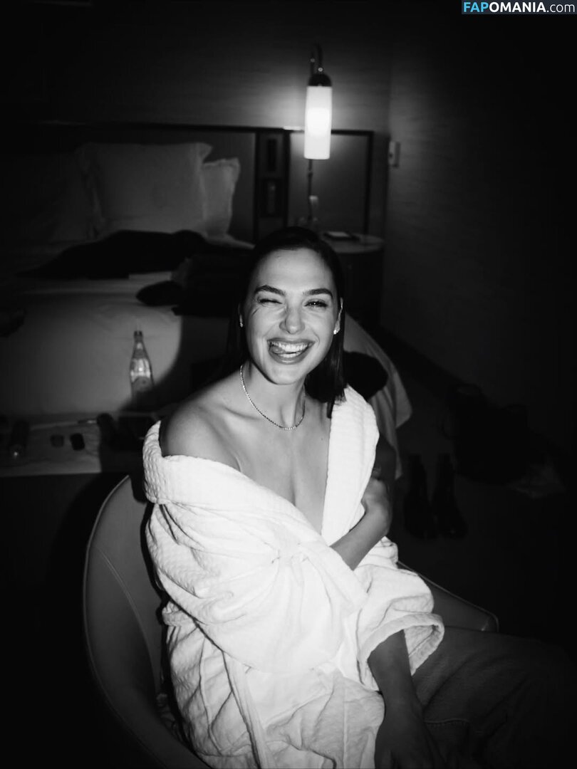 Gal Gadot / gal_gadot / https: / inked_hriss Çıplak OnlyFans  Sızdırılmış Fotoğraf #736
