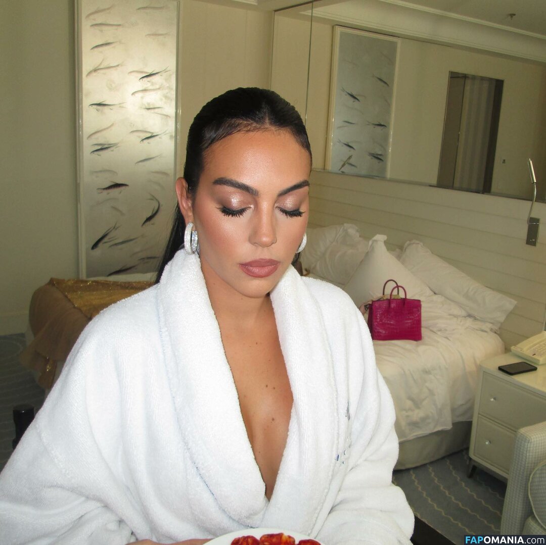 Georgina Rodriguez / georginagio Çıplak OnlyFans  Sızdırılmış Fotoğraf #18