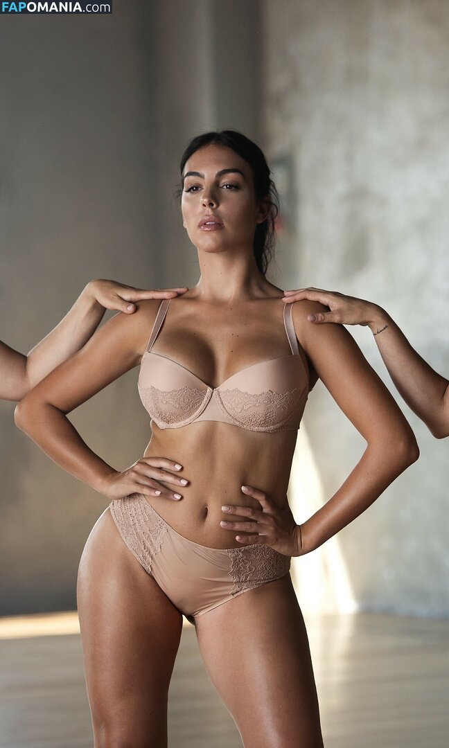 Georgina Rodriguez / georginagio Çıplak OnlyFans  Sızdırılmış Fotoğraf #64