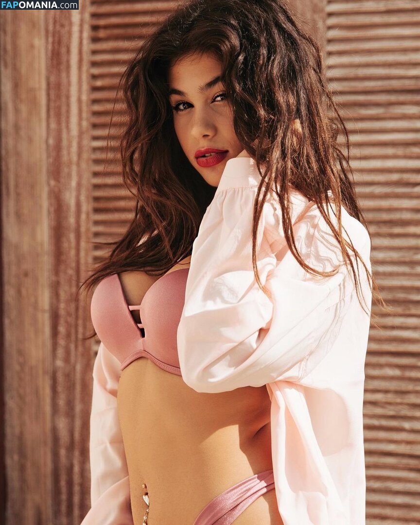 Giulia Sara Çıplak OnlyFans  Sızdırılmış Fotoğraf #2