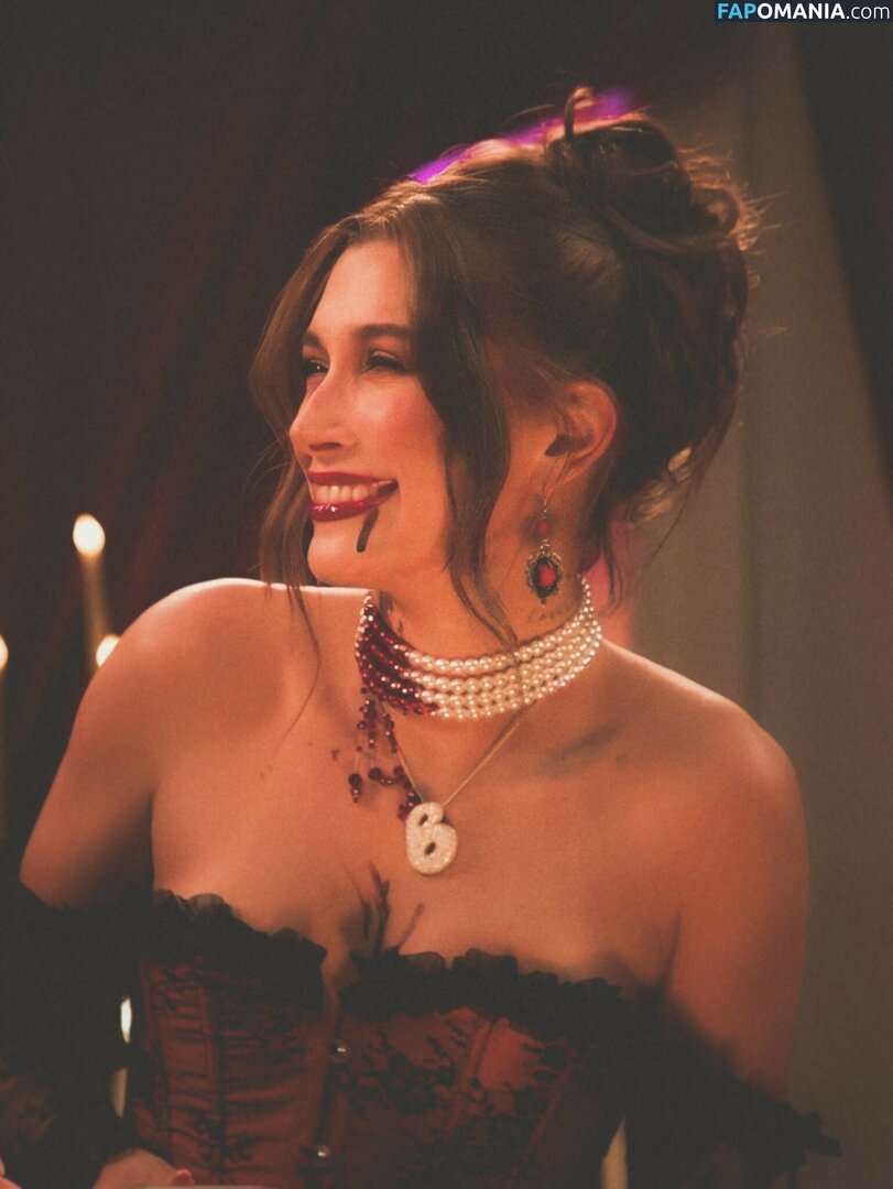 Hailey Baldwin Bieber / haileybieber Çıplak OnlyFans  Sızdırılmış Fotoğraf #392