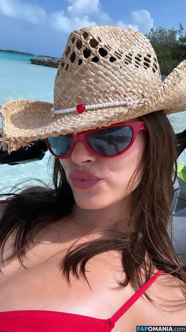 Hailey Baldwin Bieber / haileybieber Çıplak OnlyFans  Sızdırılmış Fotoğraf #420